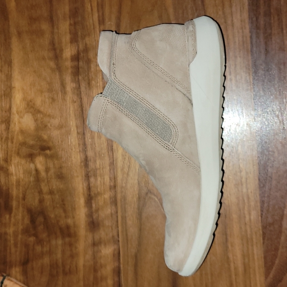 Cobb Hill, zip sneaker boot, US 7, Taupe color - Picture 4 of 6